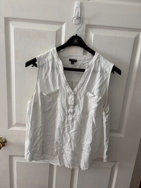 torrid White Sleeveless Henley Camisole with Chest Pockets